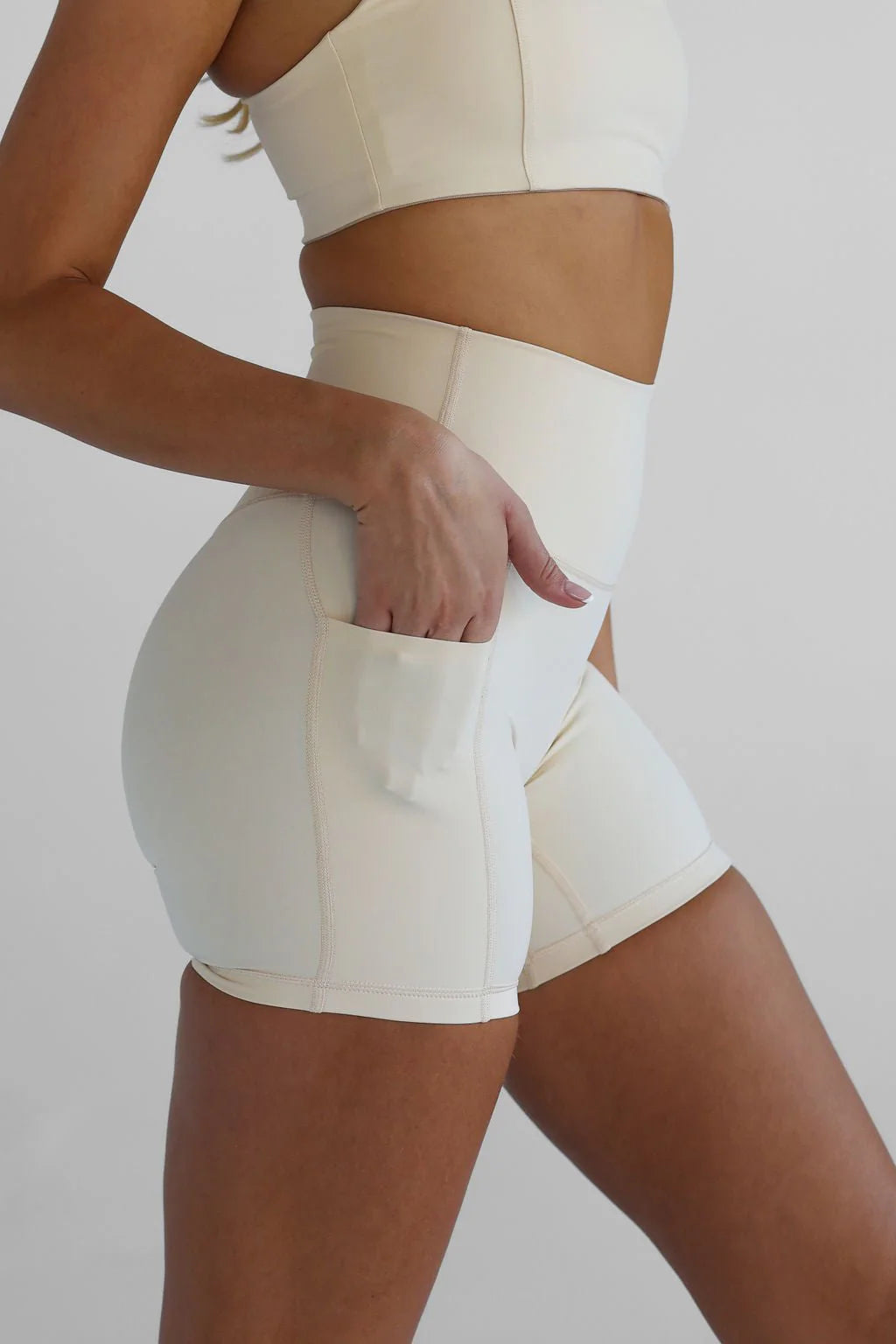 SoftLux Short Sculptant Poches